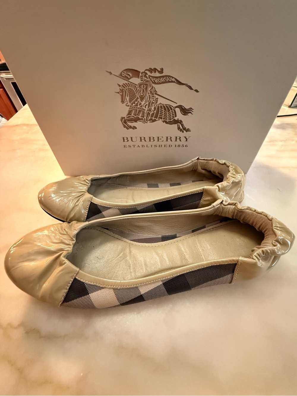 Burberry Patent Leather And Nova Check Canvas Scrunch Ballet Flats Size 38